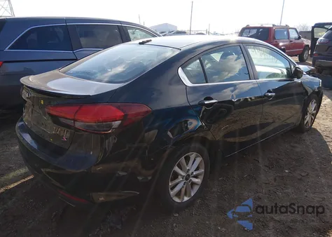 2017 Kia Forte S z USA, uszkodzony, nr VIN 3KPFL4A75HE043577